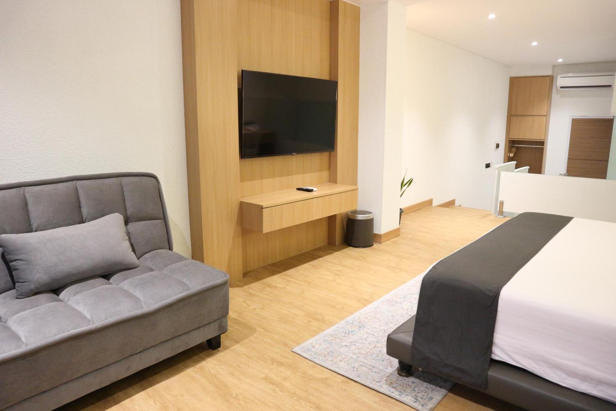 Treehouse Suites - Boutique Serviced Apartment Jakarta Kültér fotó